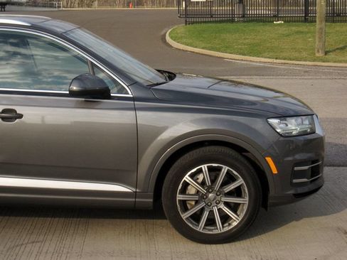 Used 2019 Audi Q7 3.0T Premium Plus w/ Premium Plus Package AWD/4WD image 10