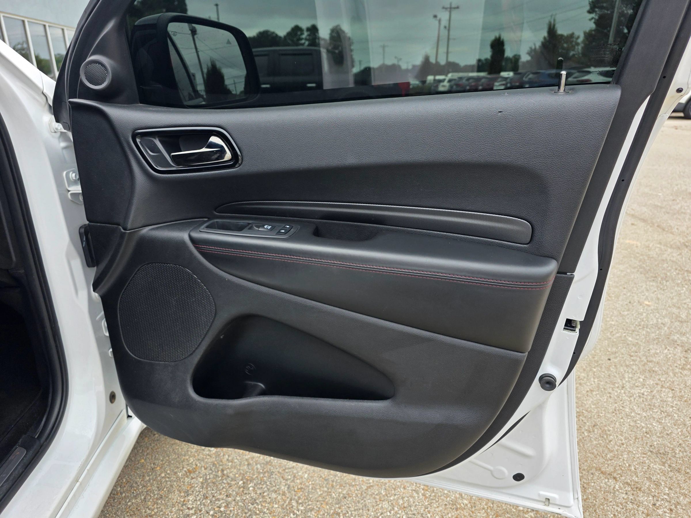 Used 2022 Dodge Durango R/T w/ Blacktop Package RWD image 5