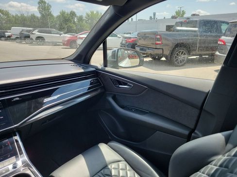 Used 2021 Audi SQ7 Premium Plus AWD/4WD image 10