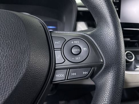 Used 2020 Toyota Corolla LE image 25