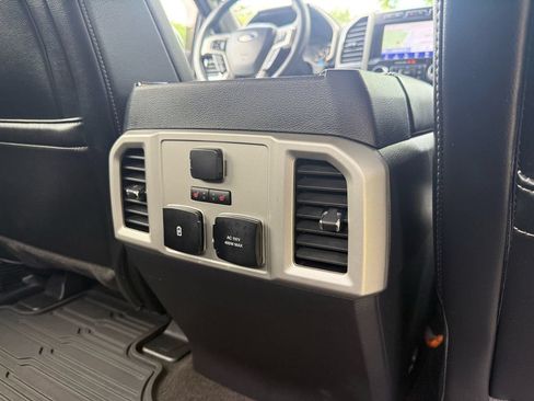 Used 2020 Ford F150 Lariat w/ Equipment Group 502A Luxury AWD/4WD image 45