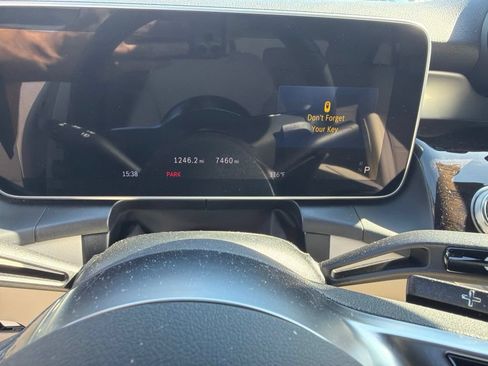Used 2025 Mercedes-Benz GLC 350e 4MATIC image 6
