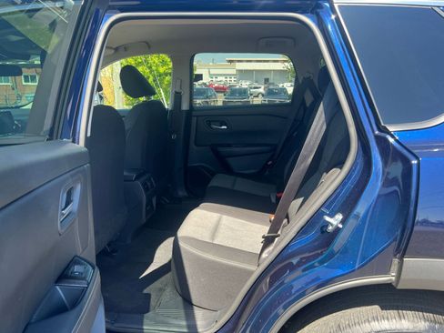 Used 2025 Nissan Rogue SV FWD image 28