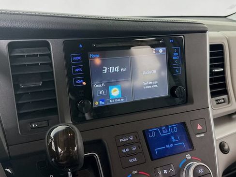 Used 2016 Toyota Sienna XLE FWD image 20