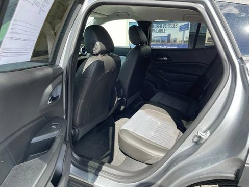 Used 2024 Chevrolet Trax LT FWD image 30