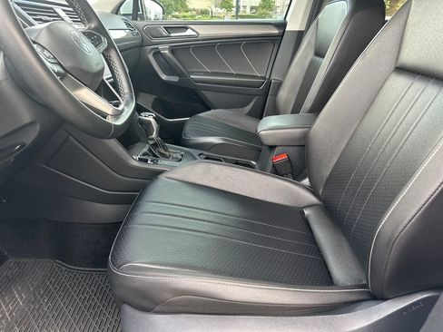 Used 2022 Volkswagen Tiguan SE image 18
