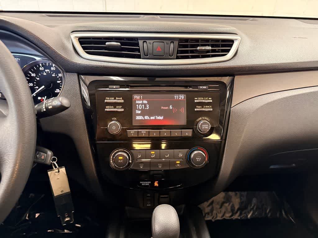Used 2016 Nissan Rogue S FWD image 16