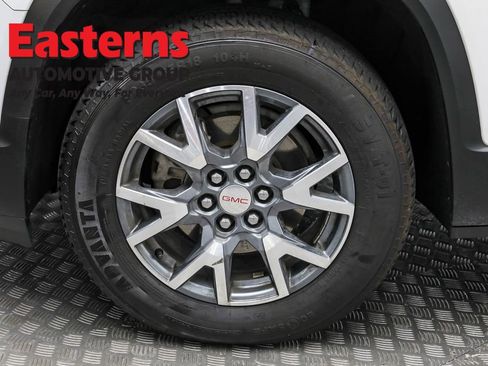 Used 2023 GMC Acadia SLT image 35