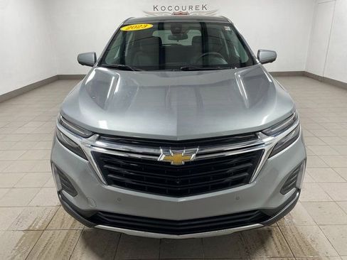 Used 2023 Chevrolet Equinox LT image 2