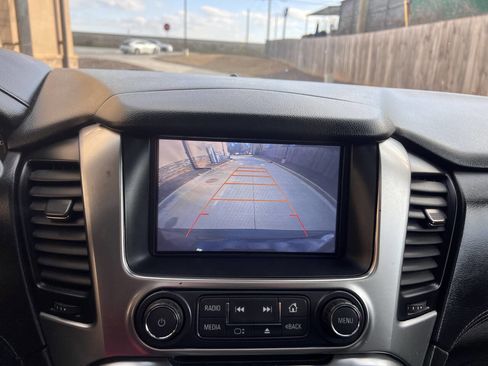 Used 2016 Chevrolet Suburban LT image 21