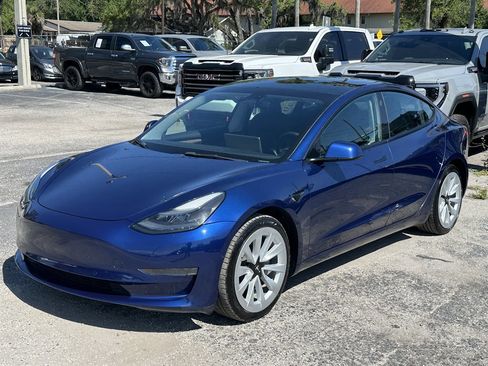 Used 2022 Tesla Model 3 Standard Range Plus image 10