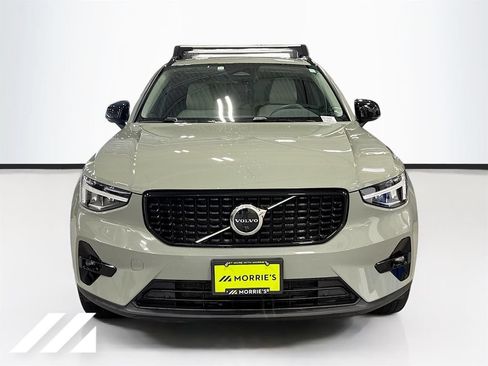 Used 2023 Volvo XC40 B5 Ultimate w/ Protection Package Premier AWD/4WD image 2