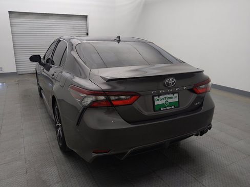Used 2022 Toyota Camry SE image 6