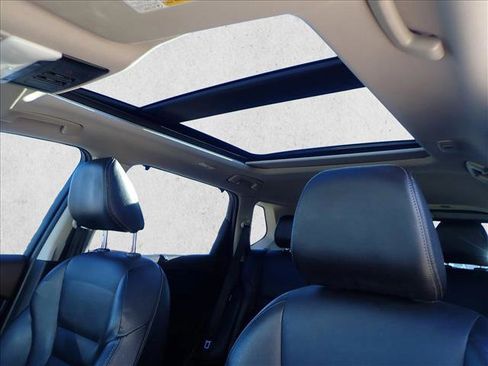 Used 2021 Nissan Rogue SL w/ Premium Package image 14