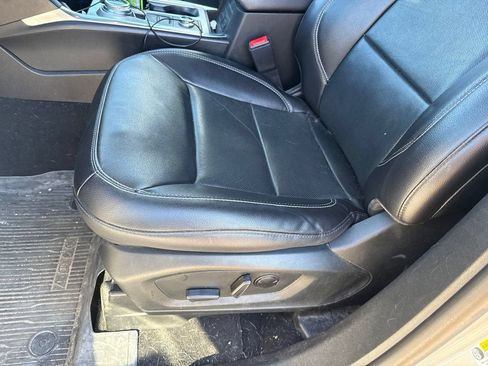Used 2022 Ford Explorer Limited AWD/4WD image 7