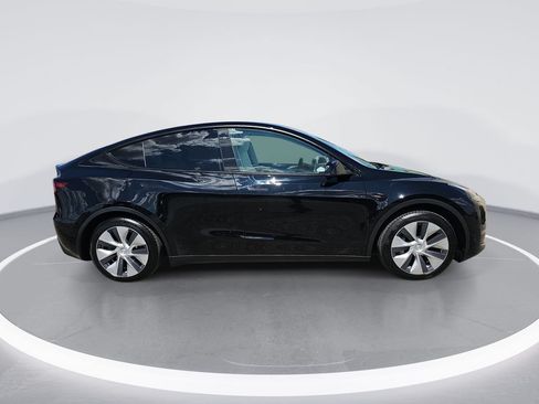 Used 2021 Tesla Model Y Long Range AWD/4WD image 2