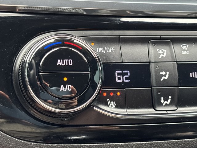 Used 2025 Buick Envista Sport Touring w/ Convenience I Package FWD image 35