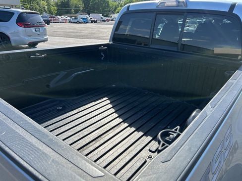 Used 2023 Toyota Tacoma SR AWD/4WD image 31