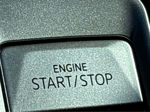 Used 2024 Volkswagen Atlas SE image 6