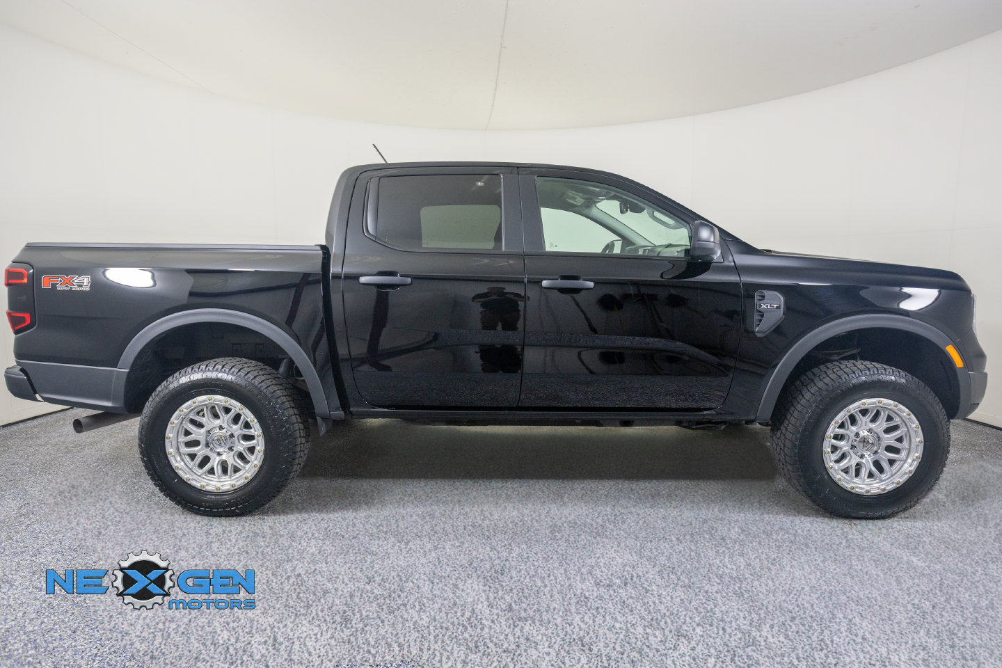 Used 2025 Ford Ranger XLT w/ FX4 Off-Road Package AWD/4WD image 37
