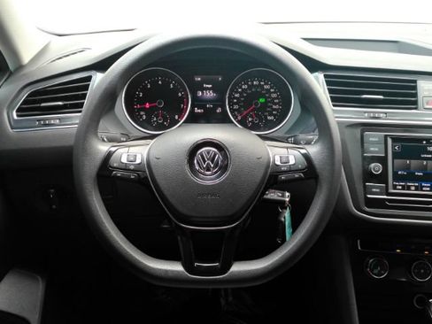 Used 2021 Volkswagen Tiguan S FWD image 32