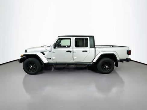 Used 2022 Jeep Gladiator Sport AWD/4WD image 4