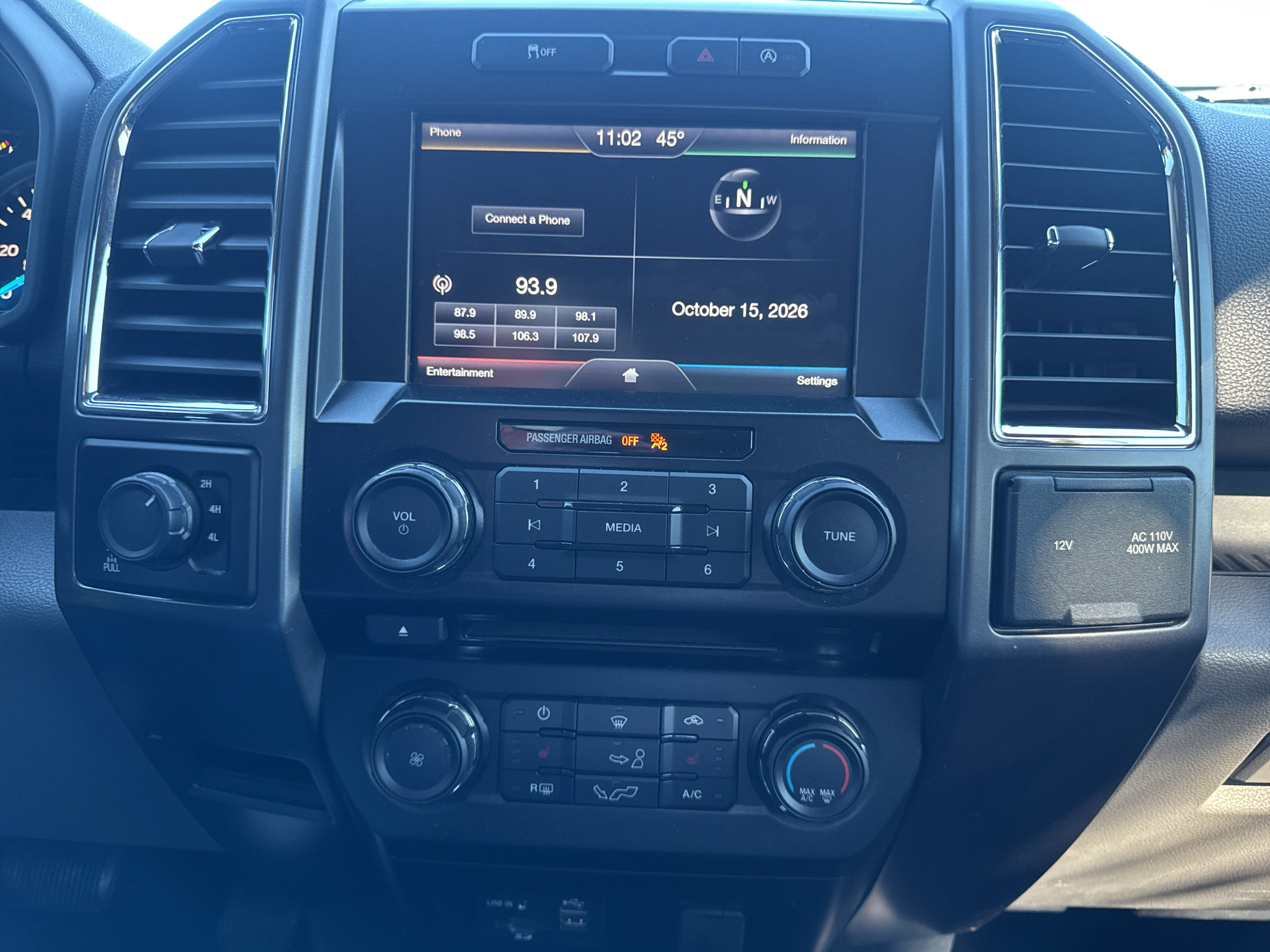 Used 2015 Ford F150 XLT w/ Equipment Group 302A Luxury AWD/4WD image 18
