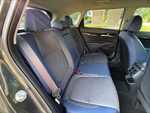 Used 2025 Kia Seltos S AWD/4WD image 26