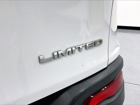 Used 2017 Jeep Cherokee Limited w/ Luxury Group image 38