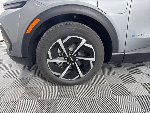 New 2026 Chevrolet Equinox EV LT image 9
