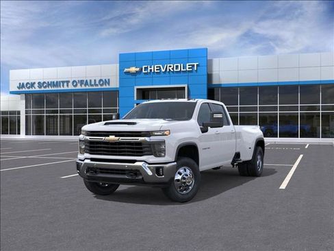 New 2026 Chevrolet Silverado 3500 LT w/ All Star Edition image 8
