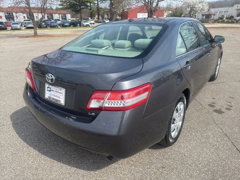 Used 2010 Toyota Camry LE image 5
