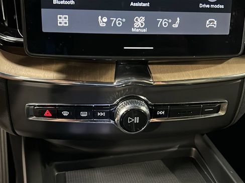 Certified 2026 Volvo XC60 B5 Plus AWD/4WD image 17