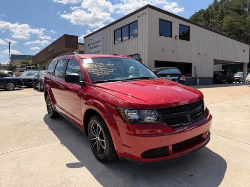Used 2017 Dodge Journey SE w/ Flexible Seating Group FWD image 1