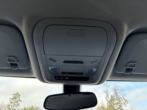 Used 2019 Chevrolet Blazer LT image 29