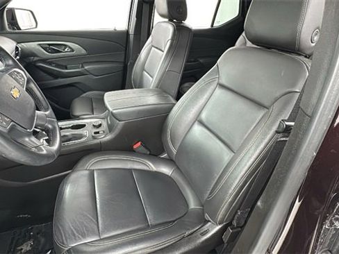 Used 2023 Chevrolet Traverse LT image 10