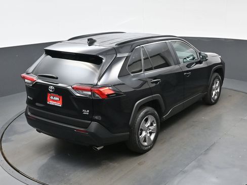 Used 2025 Toyota RAV4 XLE AWD/4WD image 40
