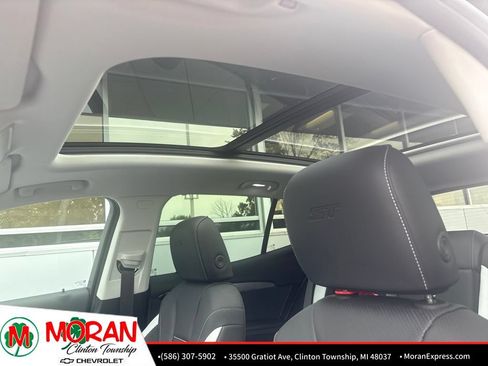 Used 2024 Buick Envision Sport Touring AWD/4WD image 3