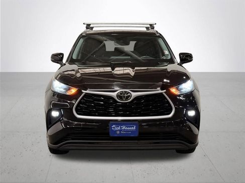 Used 2020 Toyota Highlander XLE image 4