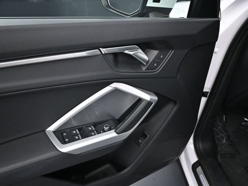 Certified 2025 Audi Q3 2.0T Premium AWD/4WD image 6