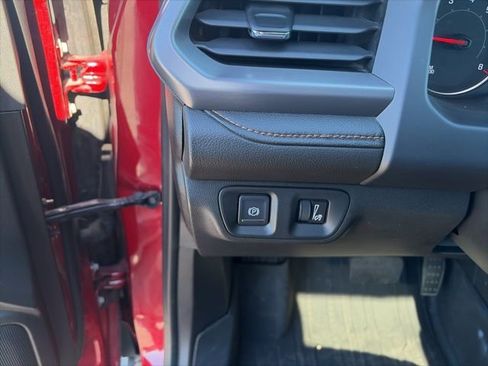 Used 2023 GMC Acadia AT4 w/ Preferred Package image 19