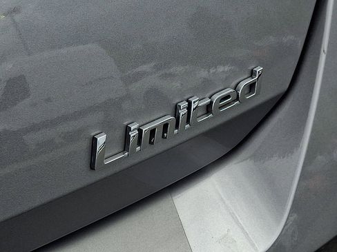 Used 2023 Hyundai Elantra Limited FWD image 30