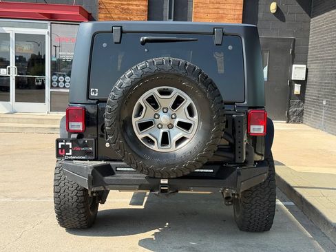 Used 2016 Jeep Wrangler Rubicon w/ Power Convenience Group AWD/4WD image 24