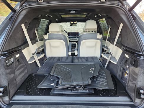 Used 2026 BMW X7 M60i image 13