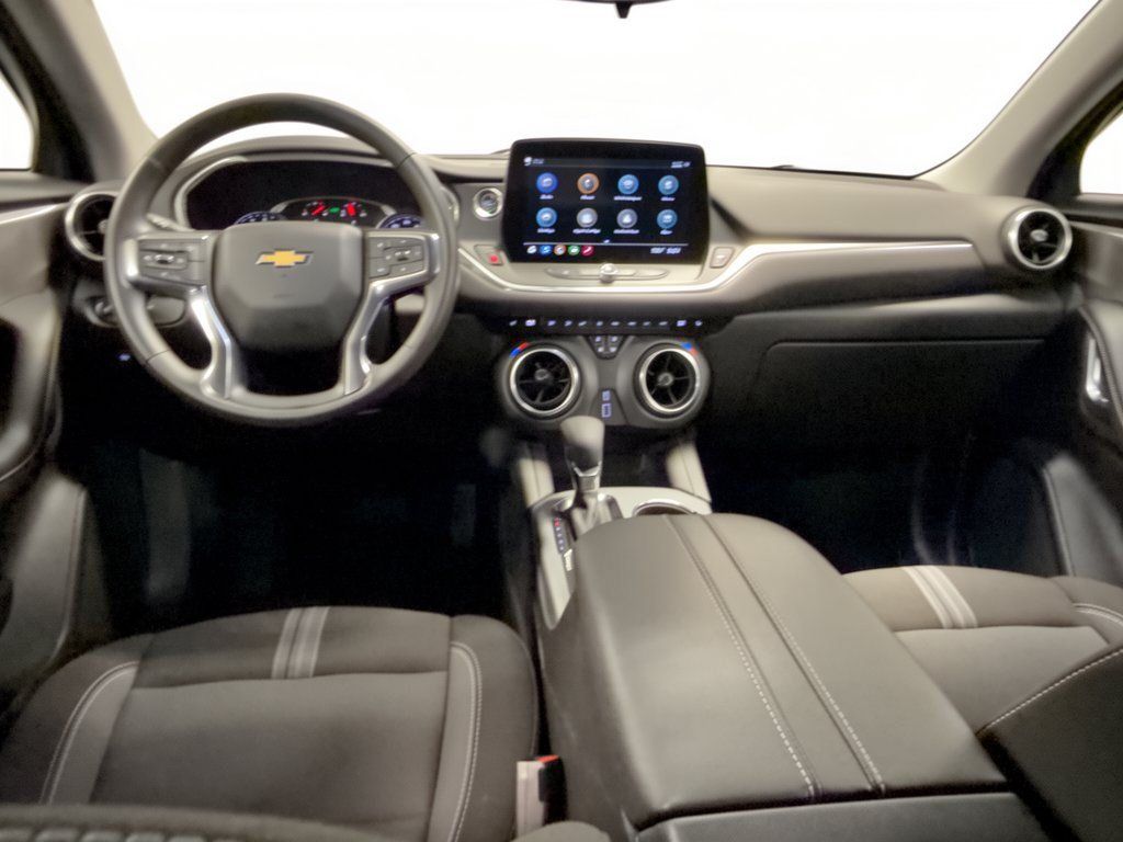 Used 2025 Chevrolet Blazer LT FWD image 17