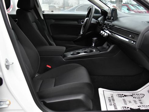 Used 2025 Honda Civic LX image 40