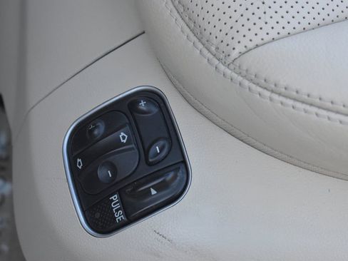 Used 2004 Mercedes-Benz SL 500 w/ Comfort Pkg image 30