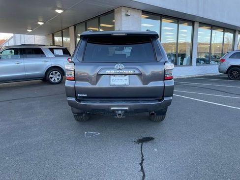 Used 2020 Toyota 4Runner SR5 AWD/4WD image 8