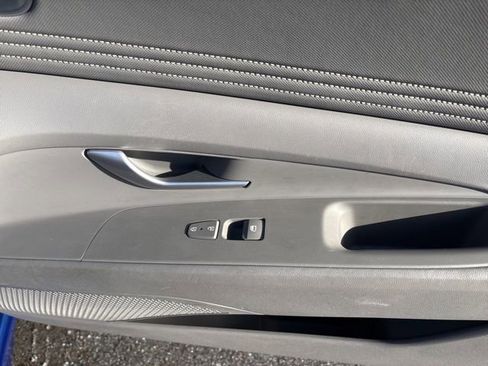 Used 2023 Hyundai Elantra SEL w/ Convenience Package image 12