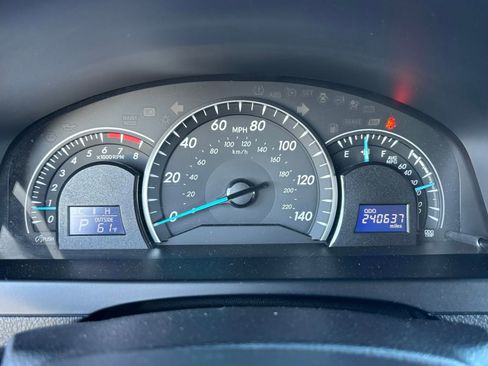 Used 2014 Toyota Camry LE FWD image 23